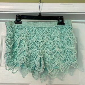 Rewind - mint green lace shorts - elastic waist - size M
